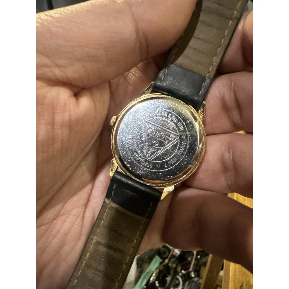 Working Vintage 1990 Guess Inc. Quartz Mens Watch 34mm Gold-Tone Case Rare